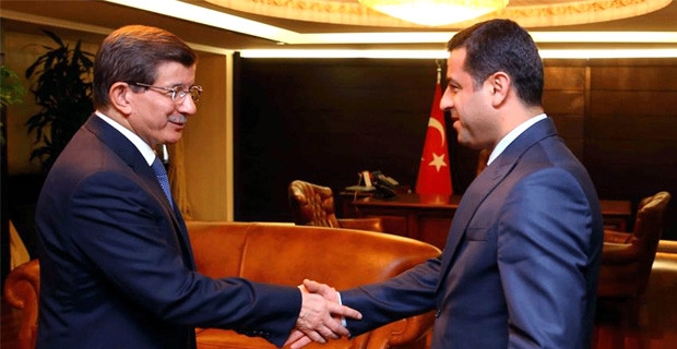 Ahmet Davutoğlu HDP Genel Merkezi'nde
