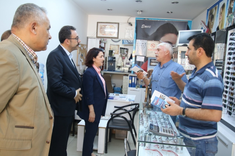 AK aday Ecz. Z.Gülender Açanal’dan esnaf ve Kadın Destek Merkezi ziyareti;  “Seçim zor değil ancak çok önemli”