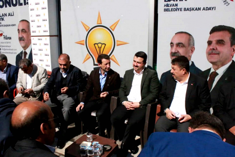 AK kadrolar Hilvan kırsalında;  “Durmak yok, yola devam”