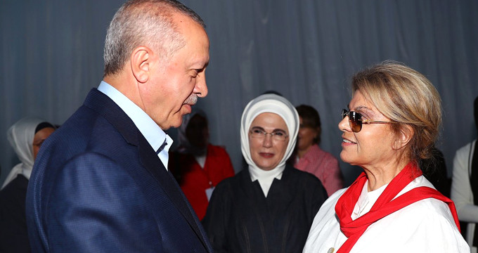 AK Parti Mitingine Katılan Tansu Çiller'e Seçim Tahmini Soruldu: Kafalar Karışık
