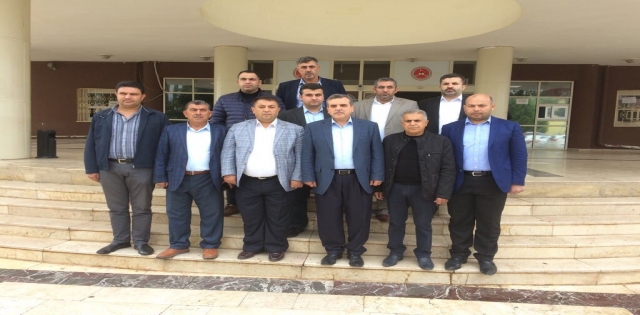 Ak Parti Şanlıurfa İl Başkanı ve Yürütme Kurulu Üyeleri Şanlıurfa Adliyesine gelerek sosyal medya le ilgili toplu olarak suç duyurusunda bulundular.