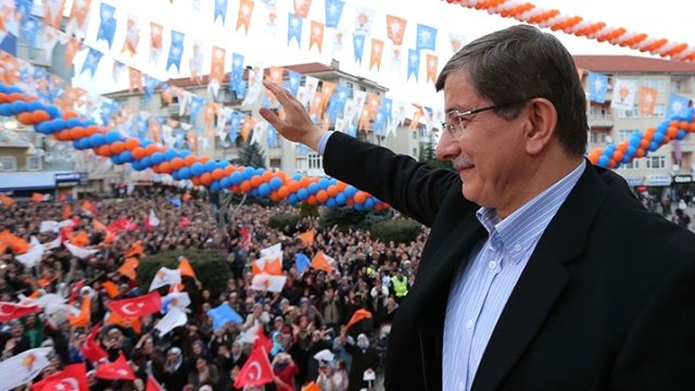 AK Parti'de Kritik İller İçin 30 Miting Yapacak