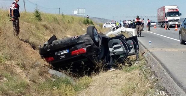 AK Partili Vekil  Bilgiç Kaza Yaptı: 2 Ölü, 6 Yaralı