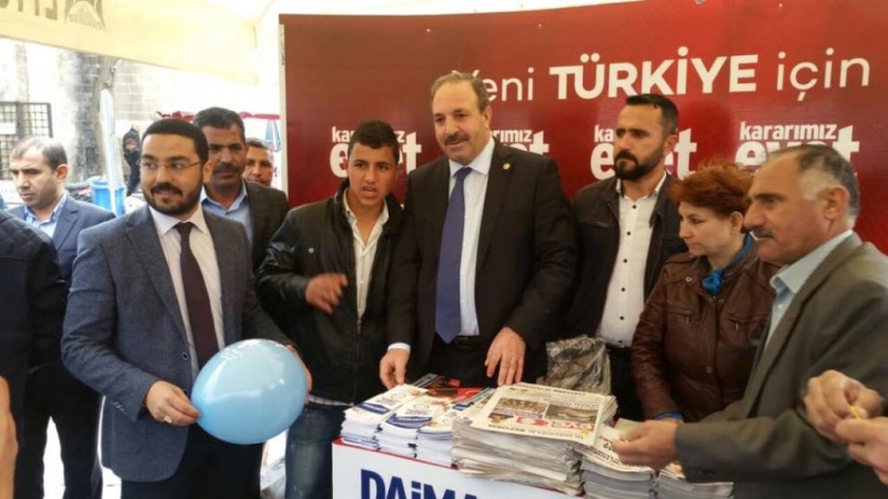 AK Vekil Özcan Referandum turunda
