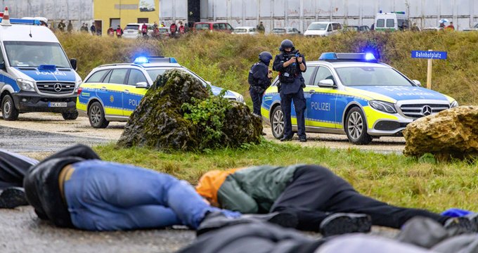 Almanya'daki silahlı saldırıda 6 kişi öldü