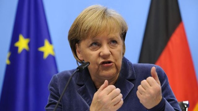 Angela Merkel 'Kısır Kadın' Lafını Duyunca Küplere Bindi