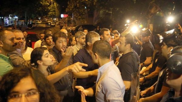Ankara da HDP Genel Merkezi'ne Saldırı! 2. Kat Tamamen Yandı