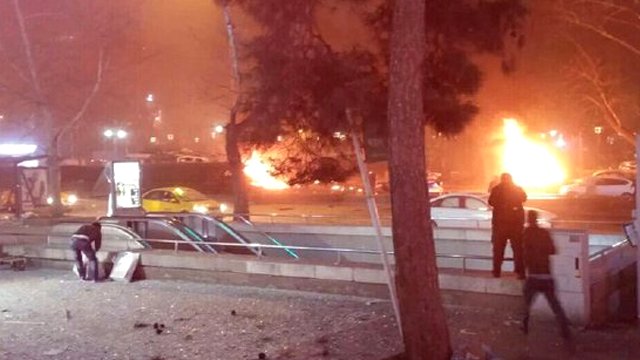 Ankara' Kızılay Meydanı'n da Patlama! 25 Ölü ve 75 Yaralı Var