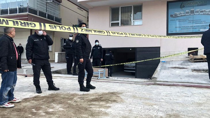 Ankara'nın Pursaklar ilçesinde  esrarengiz ölümler! Bir binanın garajında 3 gencin cesedi bulundu