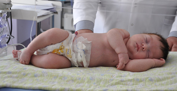 Antalya'da Bebeğini Kaybeden Aile Hastaneye 1 Milyonluk Tazminat Davası Açtı