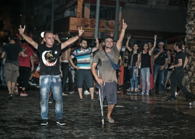 Antalya'da Tehlikeli Gerginlik! Bir Kişiyi Linç Etmek İstediler