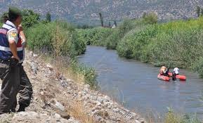  Aydın da  Sevgilisini Bıçaklayıp İntihar İçin Menderes Nehri'ne Atladı