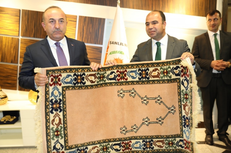 BAKAN ÇAVUŞOĞLU'NDAN BÜYÜKŞEHİR BELEDİYESİNE ZİYARET