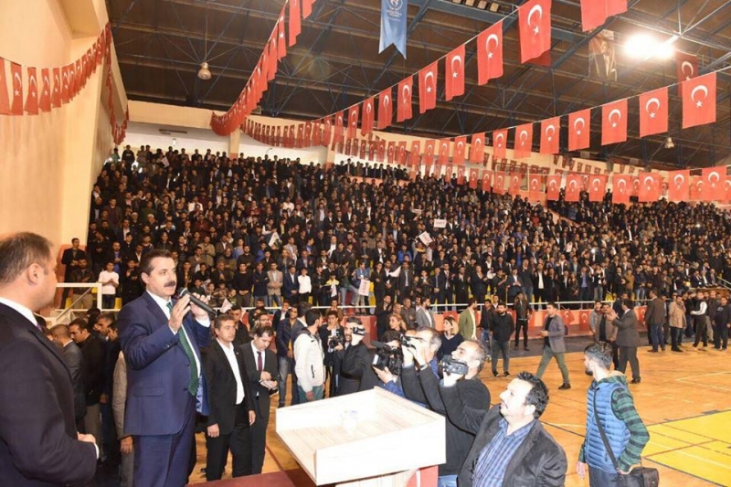 Bakan Çelik Siverek'te Gençlerle Buluştu