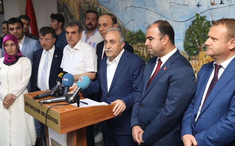  BAKAN FAKIBABA, BÜYÜKŞEHİR BELEDİYESİ'NDE