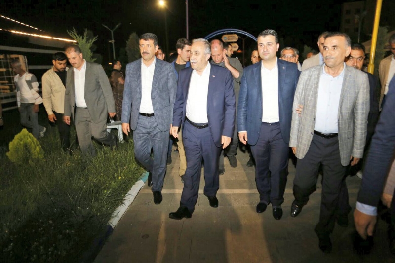 BAKAN FAKIBABA EYYÜBİYE BELEDİYESİ KİTAP OTAĞINI GEZDİ