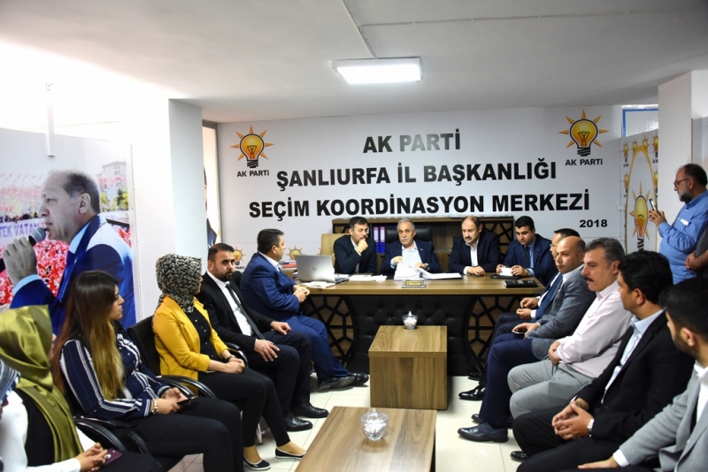 Bakan Fakıbaba ve AK Vekil Gülpınar AK SKM’de;