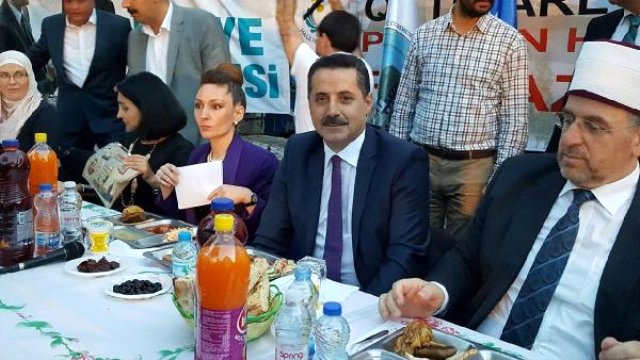 Bakan Faruk Çelik: 