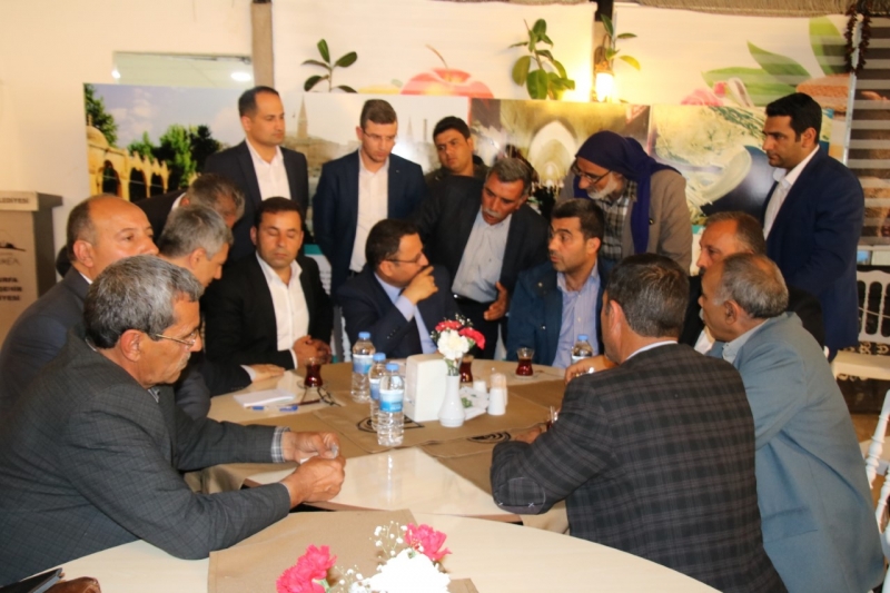 Bakan Faruk Çelik, Merkez İlçe Mahalle Muhtarları İle Bir Araya Geldi