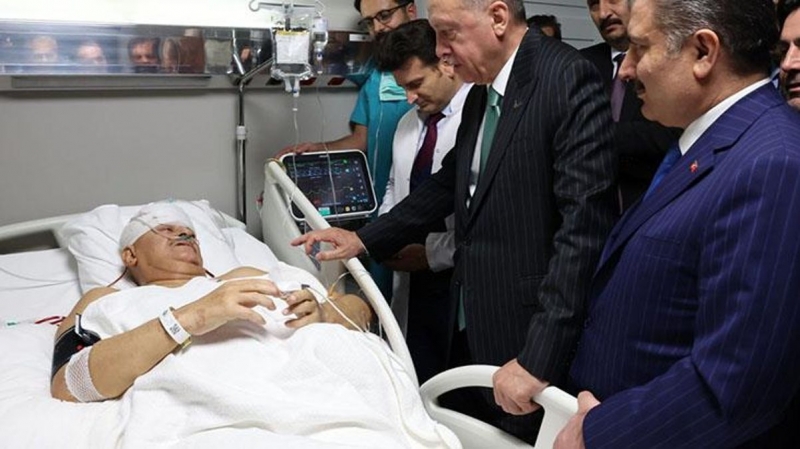 Bakan Koca, Binali Yıldırım'ın geçirdiği ameliyatın ardından güncel sağlık durumunu paylaştı