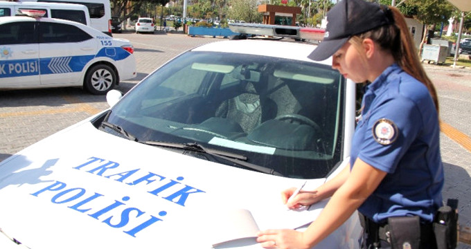 Bakanlık 81 ile Genelge Gönderdi! Artık Her Polis Trafik Cezası Yazabilecek
