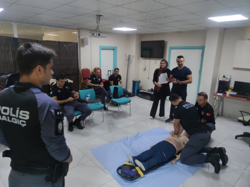 Balık Adamlara İlk Yardım Eğitimi Verildi