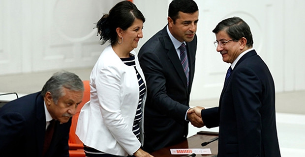 Başbakan Ahmet  Davutoğlu HDP'den Randevu Talebinde Bulundu