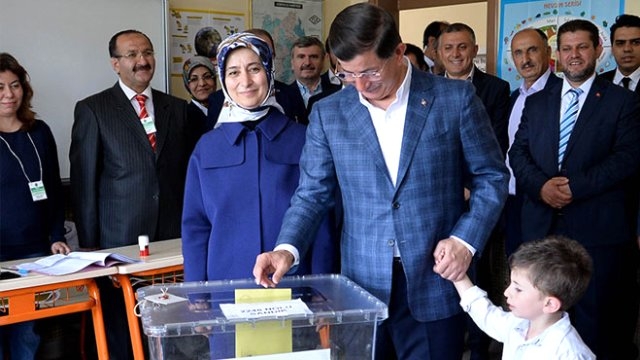 Başbakan Ahmet Davutoğlu Oyunu Konya'da Kullandı, 'Balkon' Mesajı Verdi
