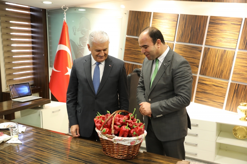 BAŞBAKAN YILDIRIM, ŞANLIURFA BÜYÜKŞEHİR BELEDİYESİNİ ZİYARET ETTİ