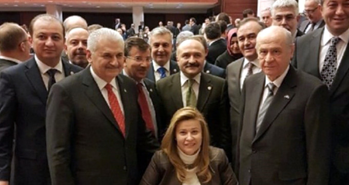 Başbakan Yıldırım ve Bahçeli Meclis'te Hatıra Fotoğrafı Çektirdi