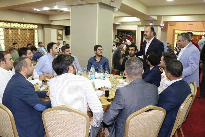 BAŞKAN AVUKATLARLA BİR ARAYA GELDİ