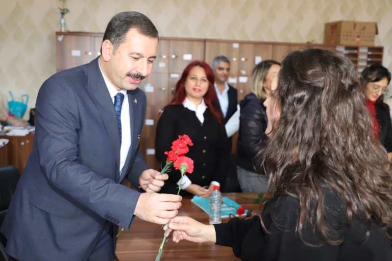 BAŞKAN BAYDİLLİ ÖĞRETMENLERİ UNUTMADI