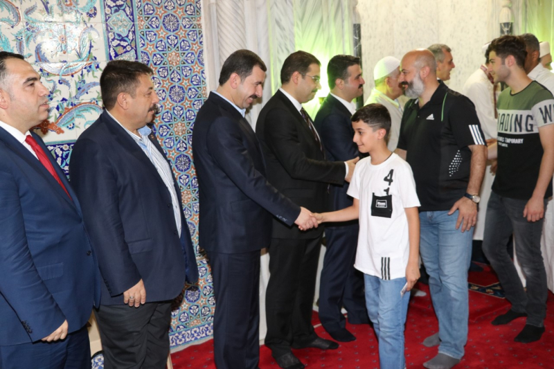BAŞKAN BAYDİLLİ VATANDAŞLAR BAYRAMLAŞTI