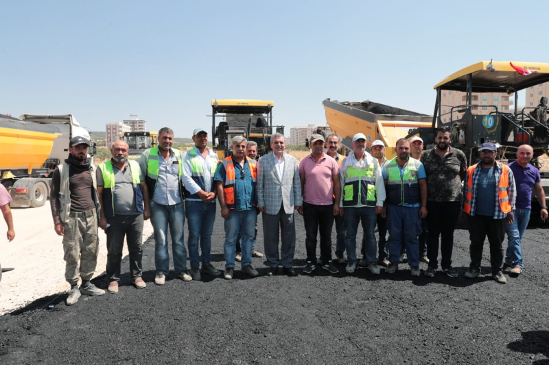 BAŞKAN BEYAZGÜL, BULUNTUHOCA BULVARINDA BAŞLATILAN ASFALTLAMA ÇALIŞMALARINI İNCELEDİ