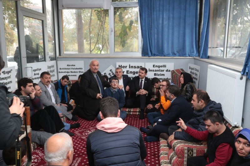BAŞKAN BEYAZGÜL, ‘’ENGELLİ BİREYLERLE BİR ARAYA GELDİ’’