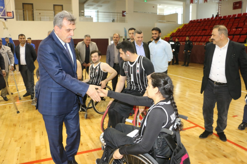 BAŞKAN BEYAZGÜL: HER ZAMAN GENÇLERİMİZİN YANINDA OLACAĞIZ