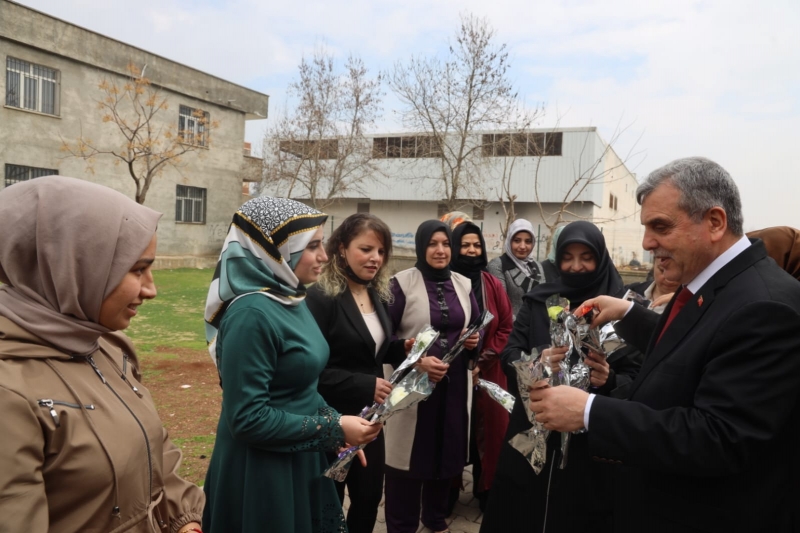 : BAŞKAN BEYAZGÜL, KADIN İŞÇİLERİN 8 MART DÜNYA KADINLAR GÜNÜNÜ KUTLADI