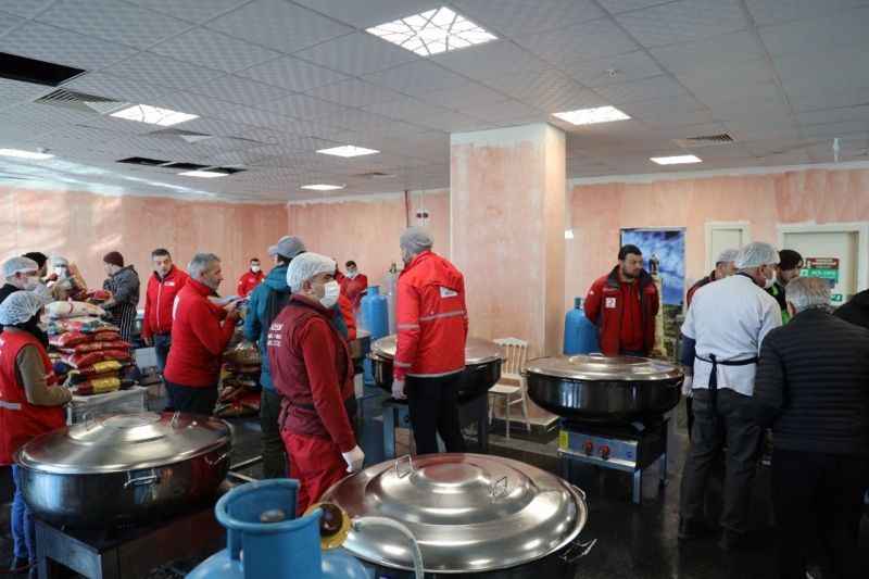 BAŞKAN BEYAZGÜL KOMŞU İL ADIYAMAN’I YALNIZ BIRAKMADI