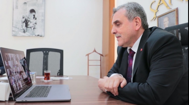 BAŞKAN BEYAZGÜL'DEN ONLİNE ÖĞRETMENLER GÜNÜ KUTLAMASI