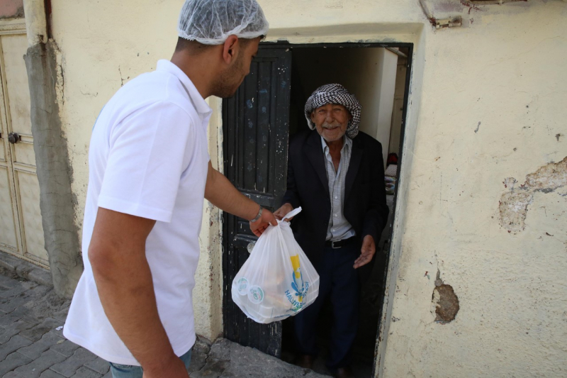 BAŞKAN CANPOLAT İLE YÜZLER GÜLÜYOR