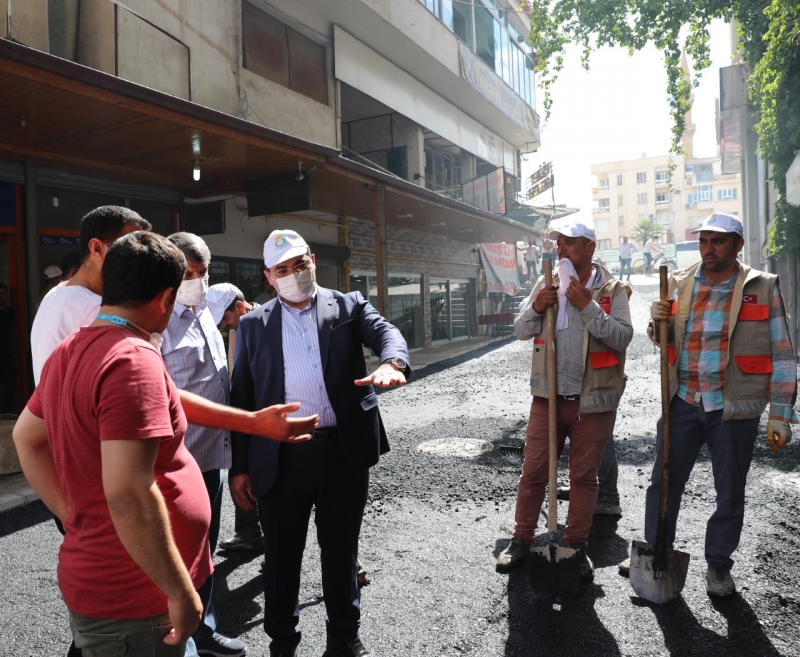 BAŞKAN CANPOLAT’TAN HALİLİYE’DE ASFALT ATAĞI