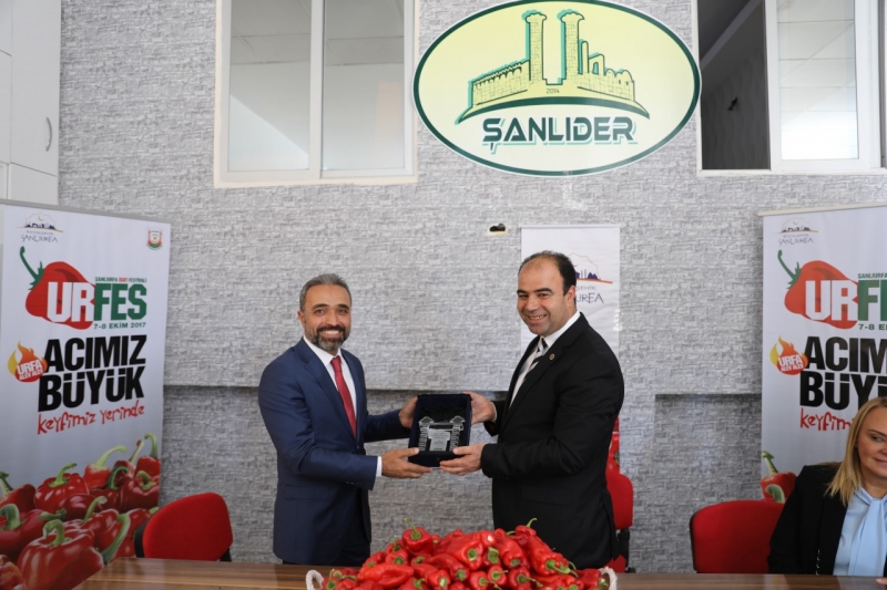 BAŞKAN ÇİFTÇİ, GAZİANTEP'TE ŞANLIURFALILARLA BİR ARAYA GELDİ