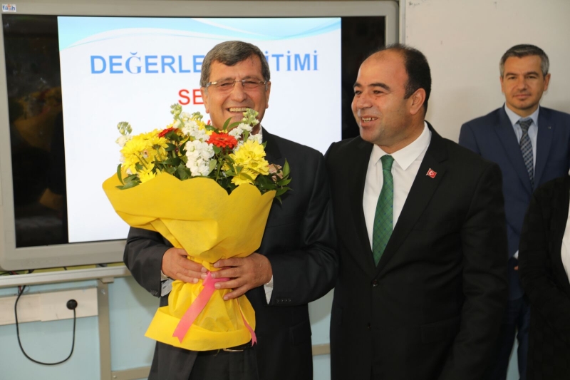 BAŞKAN ÇİFTÇİ, İLKOKUL ÖĞRETMENİ İLE BULUŞTU
