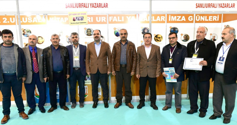 BAŞKAN ÇİFTÇİ, ŞANLIURFALI YAZARLARIN İMZA GÜNÜNE KATILDI