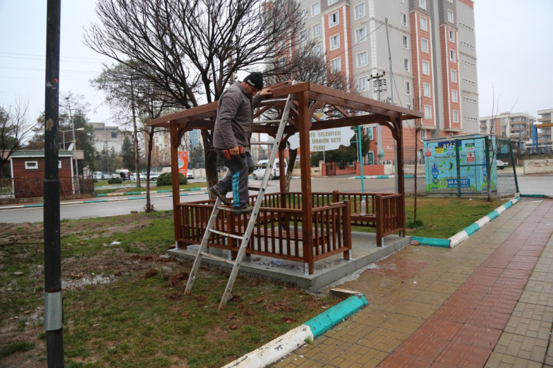 BAŞKAN DEMİRKOL İLE PARKLAR YAZA HAZIRLANIYOR