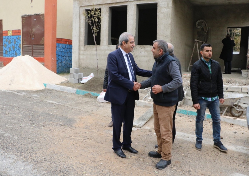 BAŞKAN DEMİRKOL, ULUBATLI MUHTAR EVİ İNŞAATINI İNCELEDİ