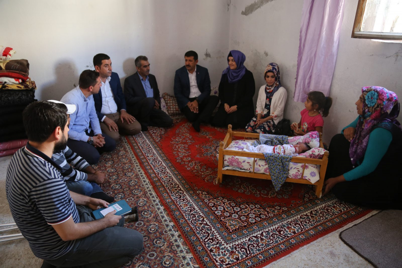 BAŞKAN EKİNCİ İLÇEYİ KARIŞ KARIŞ DOLAŞIYOR