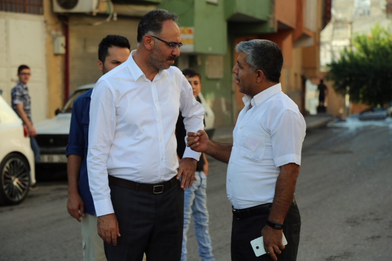 BAŞKAN KUŞ, EYYÜBİYE’Yİ SOKAK SOKAK DOLAŞIYOR