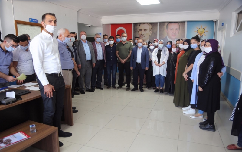 BAŞKAN KUŞ, İLÇEYİ SOKAK SOKAK DOLAŞMAYA DEVAM EDİYOR.
