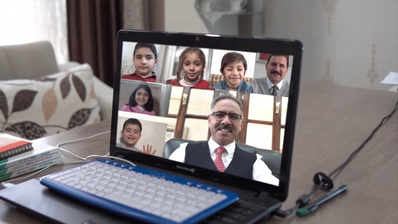 BAŞKAN KUŞ’TAN DEV EĞİTİM KAMPANYASI  “500 TABLET BİZDEN ÜSTÜ SİZDEN”